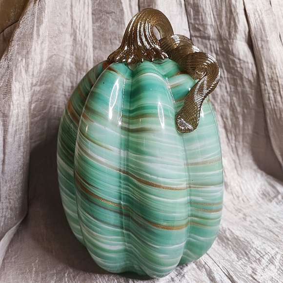 Christian Siriano Art Glass Spun Gold Stalk Pumpkin Fall Green Jadeite Gold NWT - Picture 8 of 14